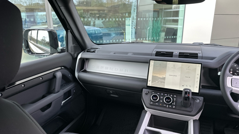 Land Rover Defender 3.0 D350 X-Dynamic SE 110 5dr Auto Diesel Estate